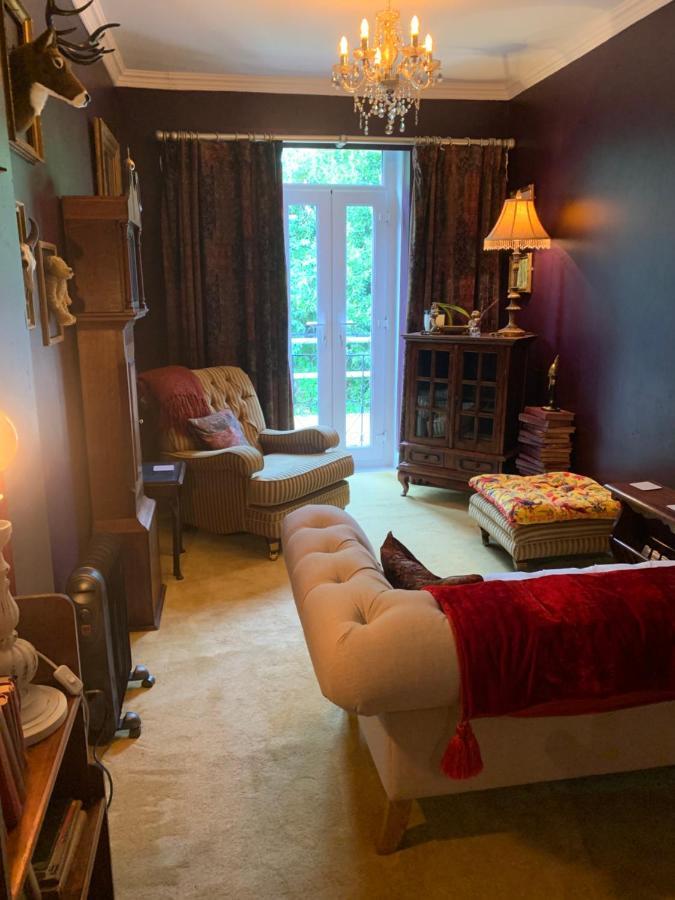 The Attic Apartment At Number 54 อิลฟราคูมบ์ ภายนอก รูปภาพ
